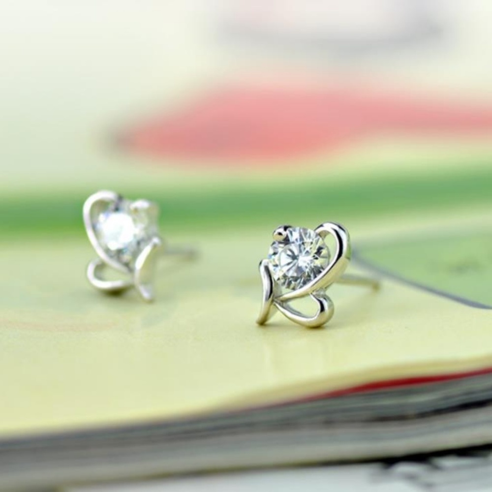 NEW 925 sterling silver diamond butterfly earrings - Picture 3 of 3